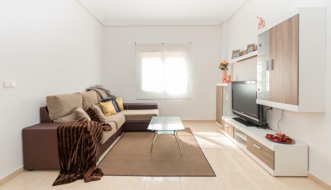 Residential Jardin Del Pintor - La Casa Amarilla Apartment Jacarilla Екстериор снимка